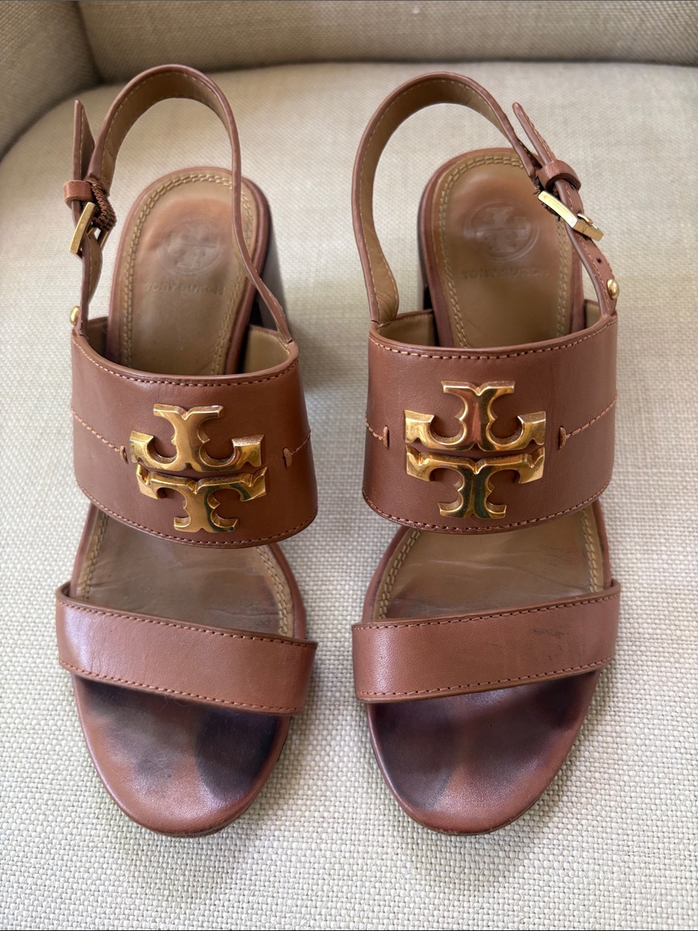 Tory Burch Tan Leather Logo Slingback Sandals with Gold Emblem 5.5M